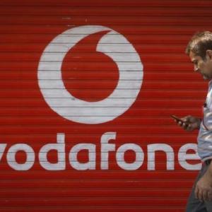 After Bharti, Vodafone joins 4G race, to launch services by Dec