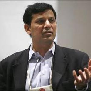 Ministry briefs Rajan on new GDP calculation