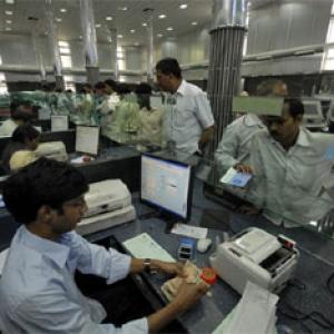 Survey suggests '4-D model' for banking sector