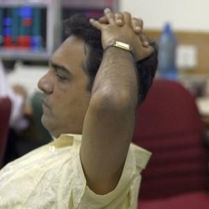 Sensex slumps over 500 points as China rattles global stocks