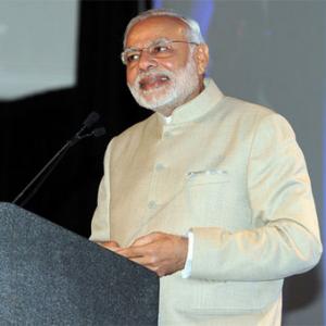 Modi invites Apple CEO to set up manufacturing base in India