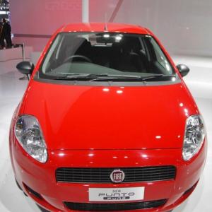 Fiat Punto Pure unveiled at Rs 4.49 lakh