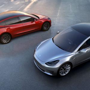 Tesla puts pedal to the metal, 500,000 cars planned in 2018