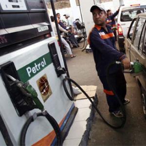 Now select petrol pumps will dispense cash of up to Rs 2,000!