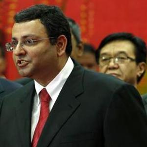 Who should replace Cyrus Mistry as the chairman of Tata Sons?