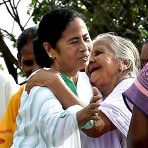It's D-Day at Singur: Mamata returns land to farmers