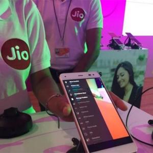 Jio user? You've got the fastest 4G download speed in India!