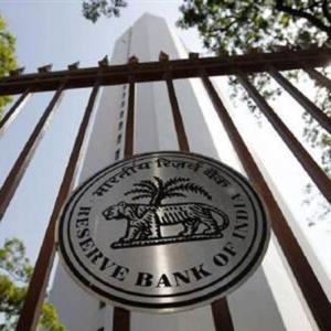 RBI officials quizzed over 20:80 gold import scheme