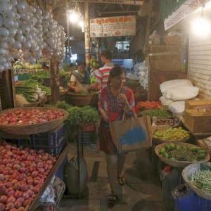 Average inflation dips to 6-yr low of 3.3% in 2017-18: Survey