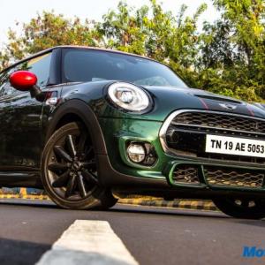 MINI Cooper JCW Pro Edition hits a ton in just 6.5 seconds