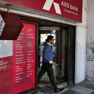 Is govt planning to divest Axis Bank?