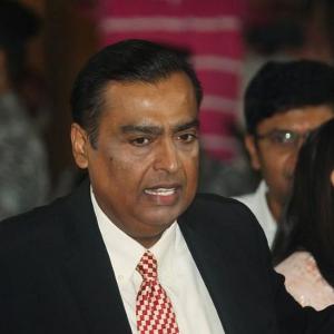 Ambani says will provide tech for vaccination drive