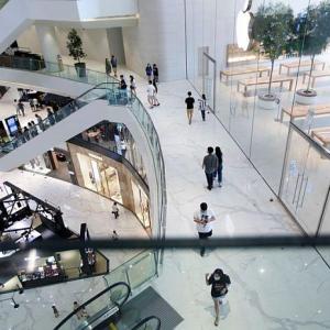Stand-off between retailers and malls worsens