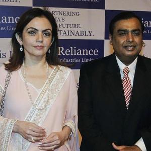 Mukesh Ambani gets 5.52 lakh shrs in RIL rights issue