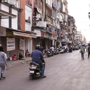 Maha traders body to defy Covid curbs, open stores