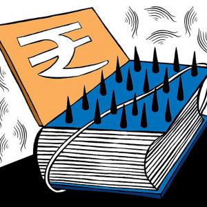 Govt pegs fiscal deficit at 6.8% in FY22