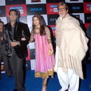 Bachchans check out Avatar