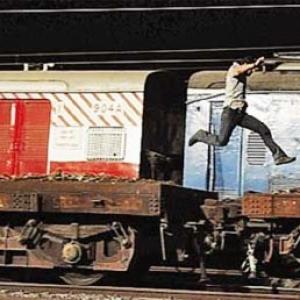 The Most Dangerous Filmi Train Stunts