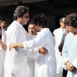 PIX: Bollywood pays last respects to Sonu Nigam's mother
