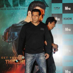 Salman 'Kick'-starts with a dance!