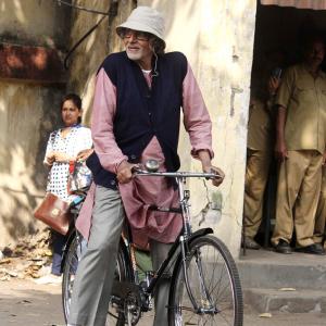 SPOTTED: Amitabh Bachchan is barely recognisable!