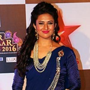 PIX: Divyanka Tripathi, Karan Mehra attend Star Parivaar awards