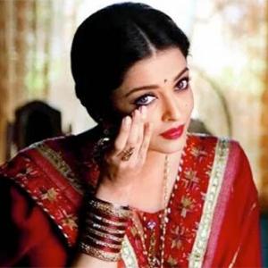 Sarbjit review: Weepy, wasted opportunity!