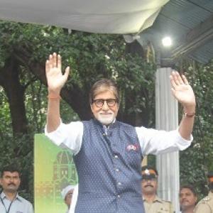 PIX: Big B promotes Swachh Bharat Abhiyan