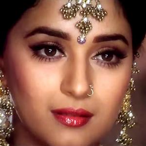 Lessons from Bollywood: How to wear a bindi