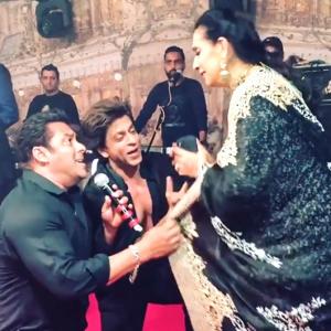 PIX: Salman, SRK sing at Sonam-Anand reception