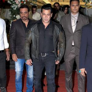 PIX: Salman, Sonakshi at Bolly wedding