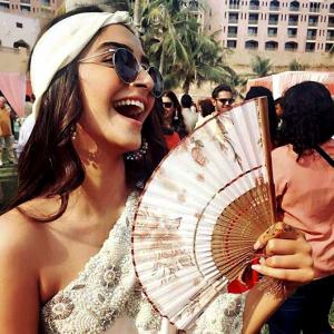 #ThrowbackThursday: Bollywood's HOT summer pix