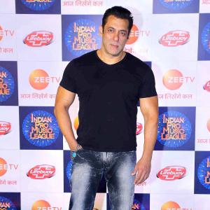 Salman walks the red carpet