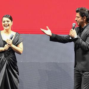 What's Shah Rukh Doing With Priyanka?