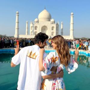 Kartik-Kriti's Day Out At The Taj Mahal