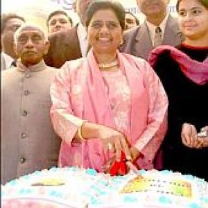 Mayawati says no to birthday donations