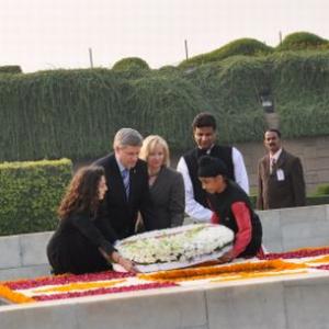 Canadian PM visits Rajghat