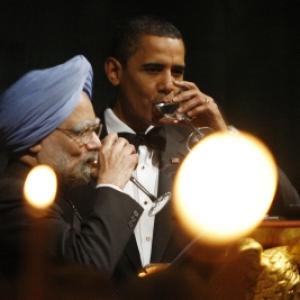Pix: Obama throws a party for Dr Singh 