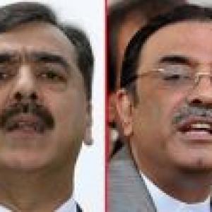 Zardari passes on Pak nukes switch to Gilani
