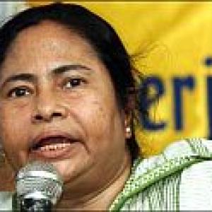 Cong teaming up with Left is breach of trust: Mamata