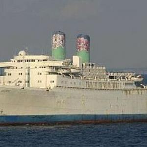 Toxic US ship denied entry into Alang shipyard