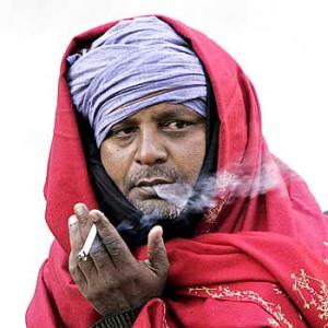 Majority of Indians favour ban on smoking