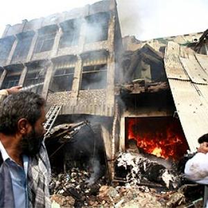 Blast in Peshawar market kills 95