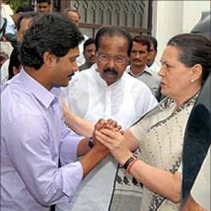 Andhra crisis shakes up Congress high command 