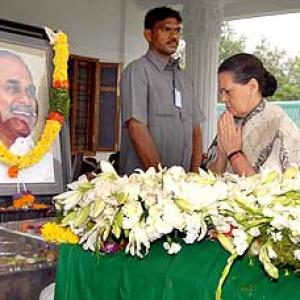 Pix: PM, Sonia, Rahul pay homage to YSR 