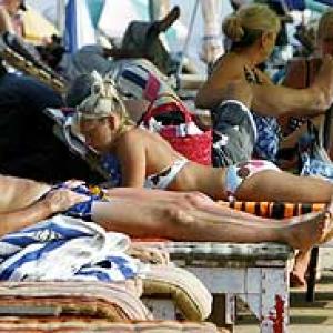 No ban on bikinis, but no drinking at public places: Goa CM