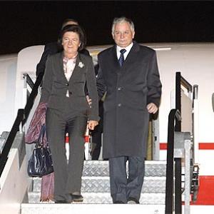 Polish president, 130 others killed in plane crash