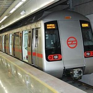 Malfunctioning doors jam Delhi Metro