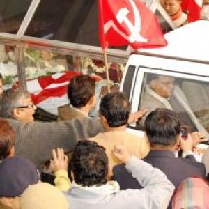 CPI-M patriarch Jyoti Basu passes away