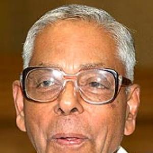 West Bengal Governor MK Narayanan resigns